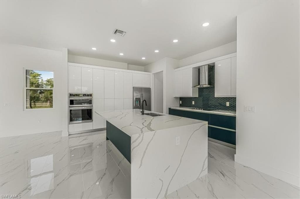 2941 37th Ave NE, Naples, FL 34120-42