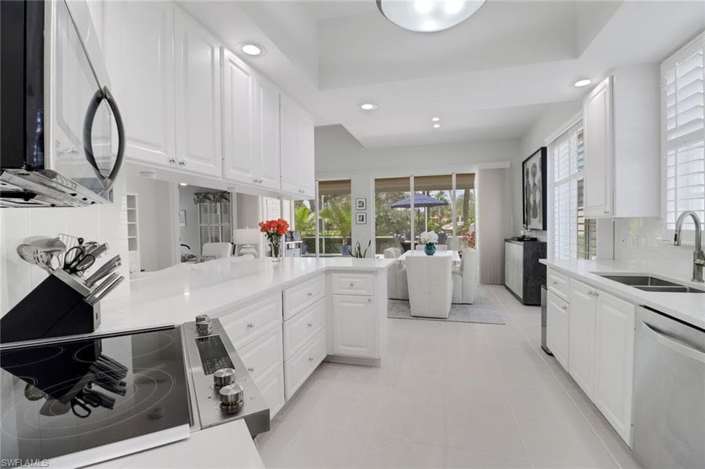 4733 Navassa Ln, Naples, FL 34119-11