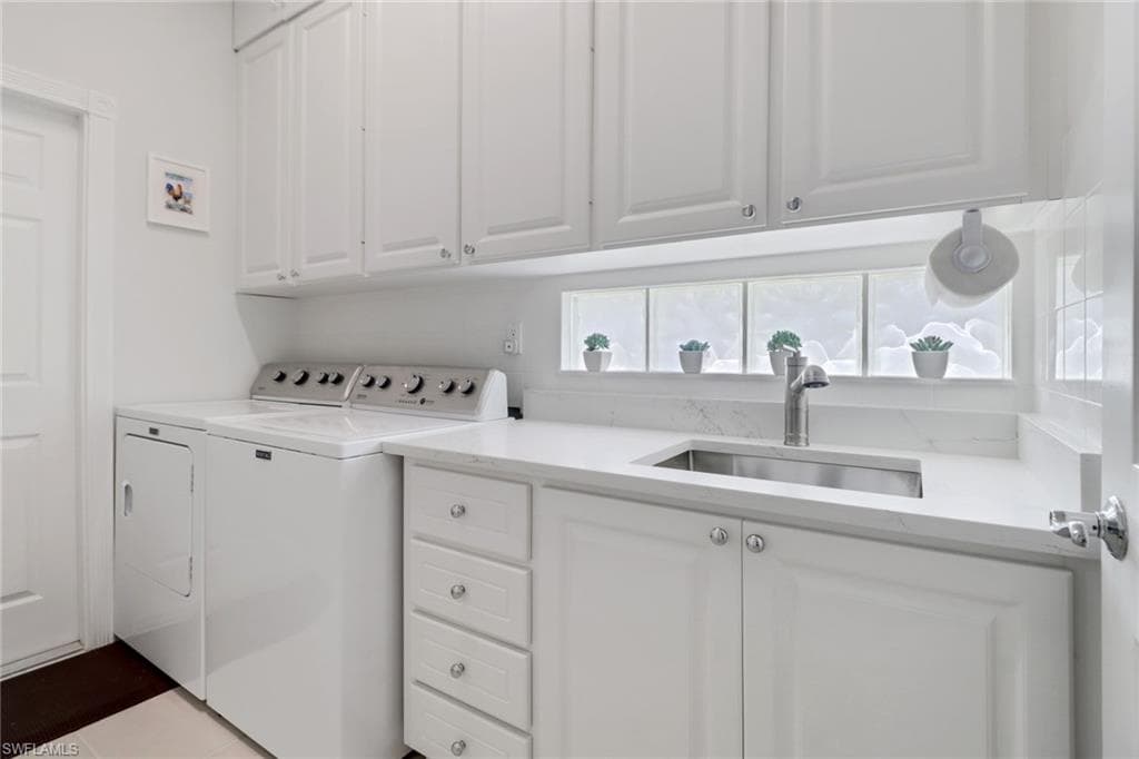 4733 Navassa Ln, Naples, FL 34119-32