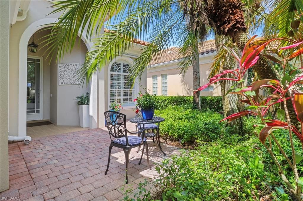 4733 Navassa Ln, Naples, FL 34119-36
