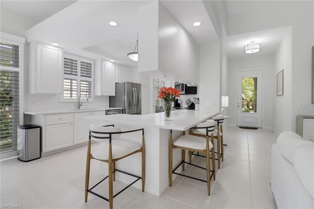 4733 Navassa Ln, Naples, FL 34119-8