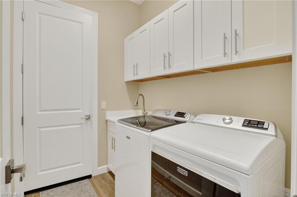 3140 Heather Glen Ct, Naples, FL 34114-36