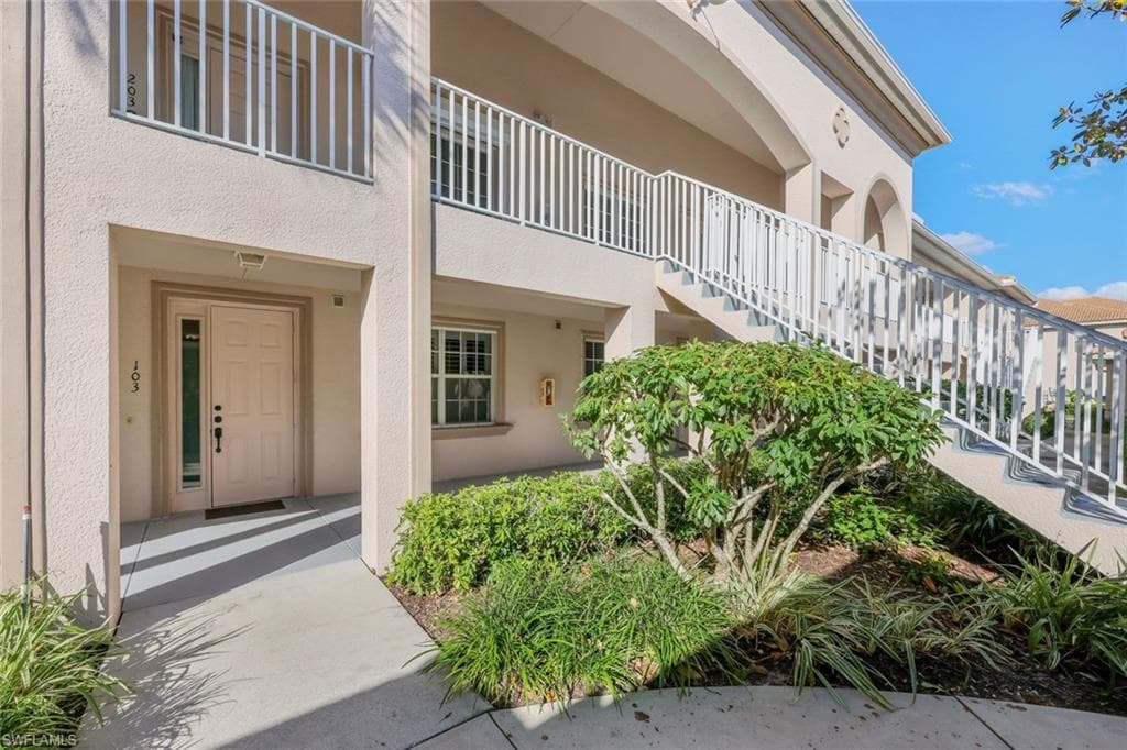 1128 Manor Lake Dr G103, Naples, FL 34110-2