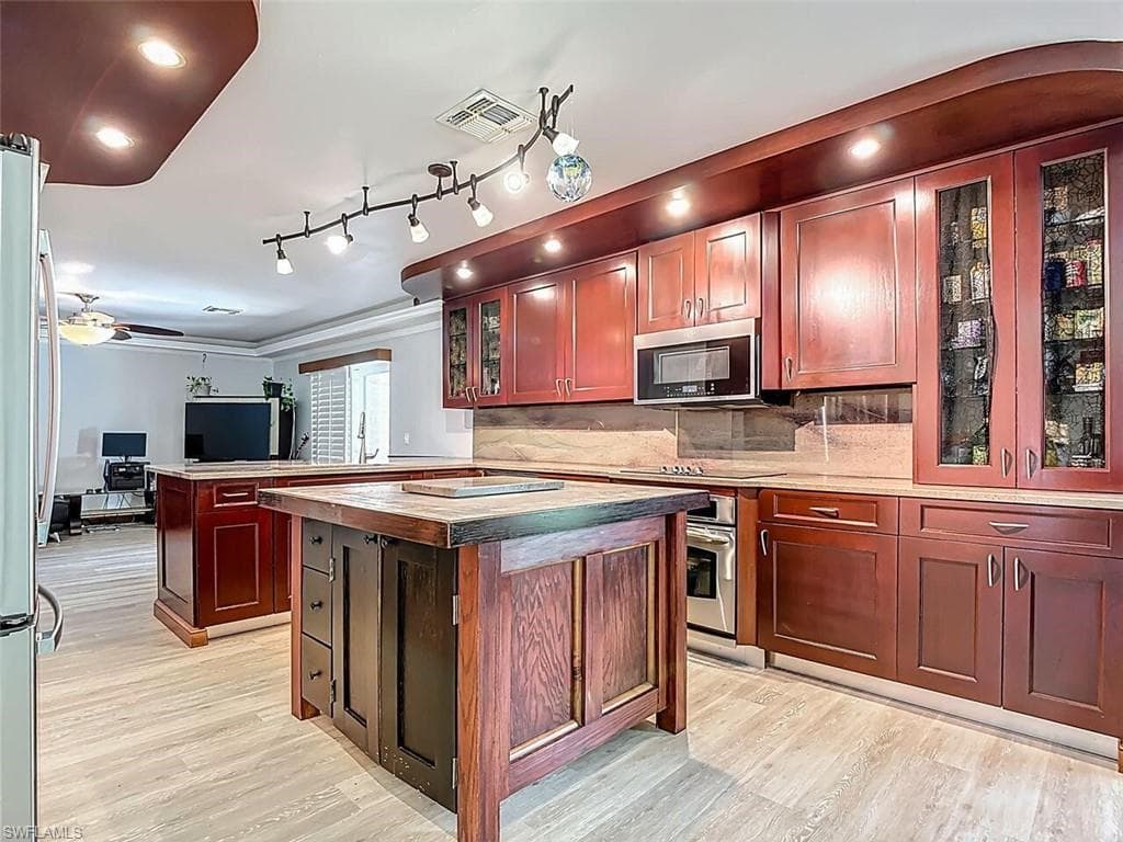 14991 Savannah Dr, Naples, FL 34119-23