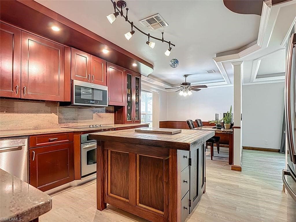 14991 Savannah Dr, Naples, FL 34119-24