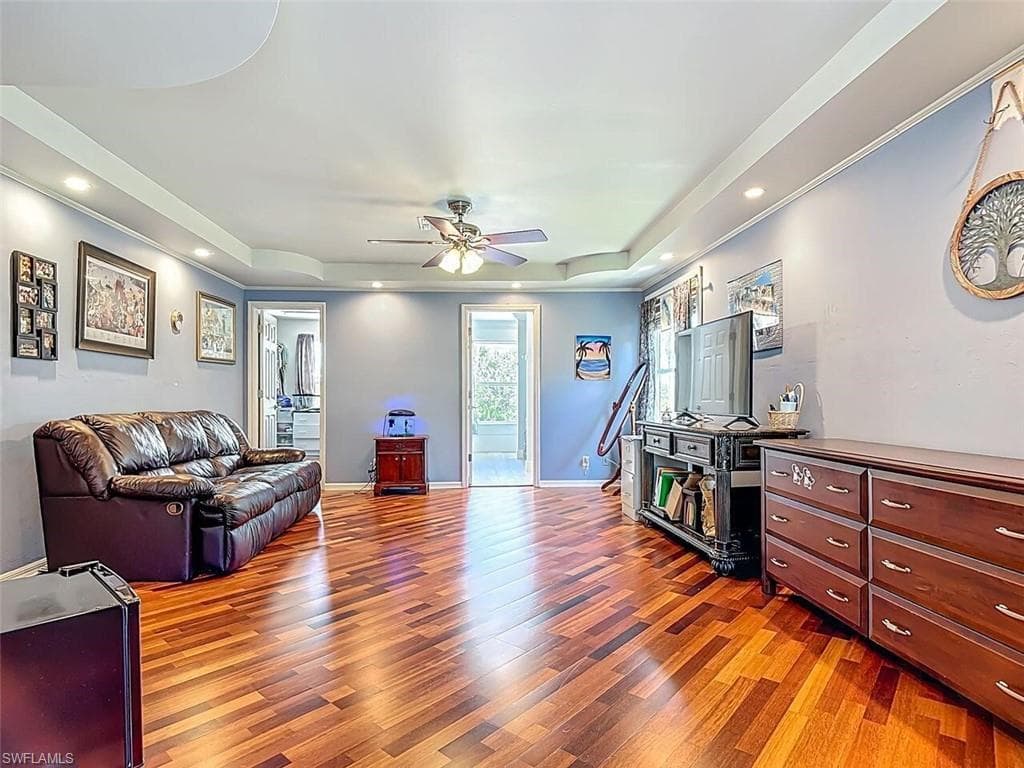 14991 Savannah Dr, Naples, FL 34119-33