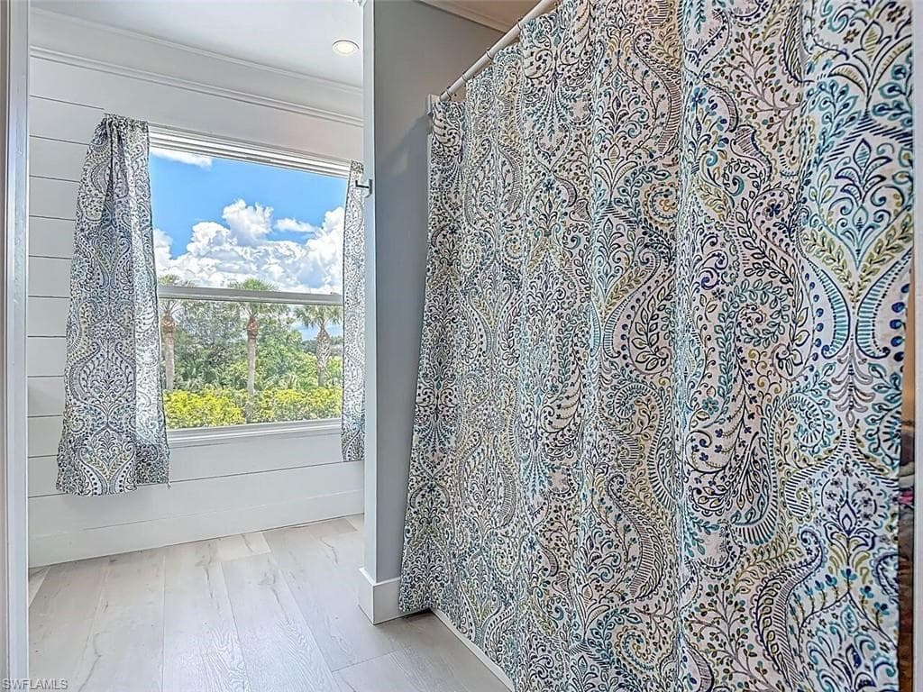 14991 Savannah Dr, Naples, FL 34119-36