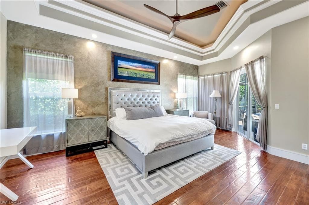 9833 Clear Lake Cir, Naples, FL 34109-17