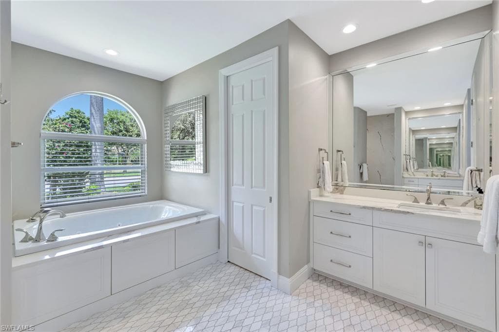 9833 Clear Lake Cir, Naples, FL 34109-19