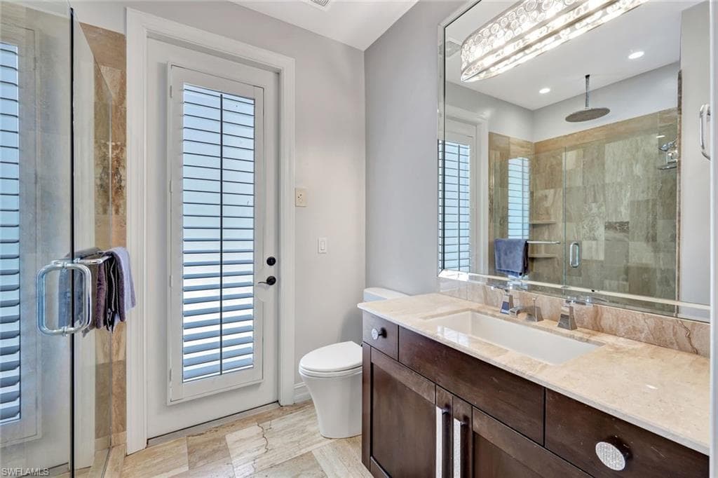 9833 Clear Lake Cir, Naples, FL 34109-27