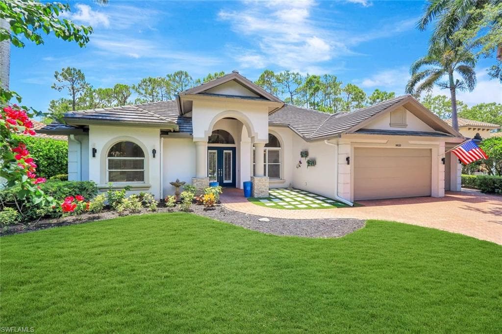 9833 Clear Lake Cir, Naples, FL 34109-2