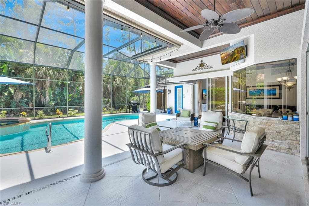 9833 Clear Lake Cir, Naples, FL 34109-29