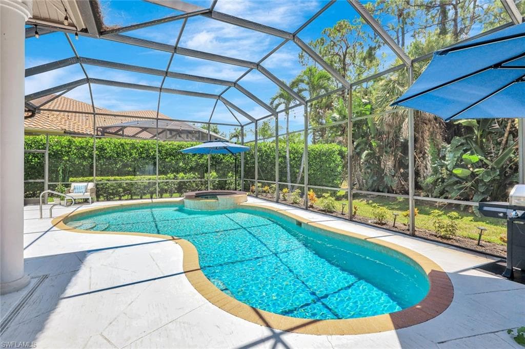 9833 Clear Lake Cir, Naples, FL 34109-30