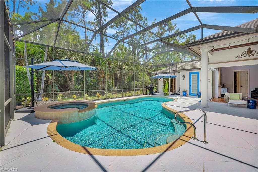 9833 Clear Lake Cir, Naples, FL 34109-32