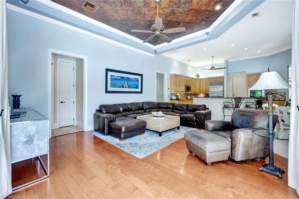 9833 Clear Lake Cir, Naples, FL 34109-35