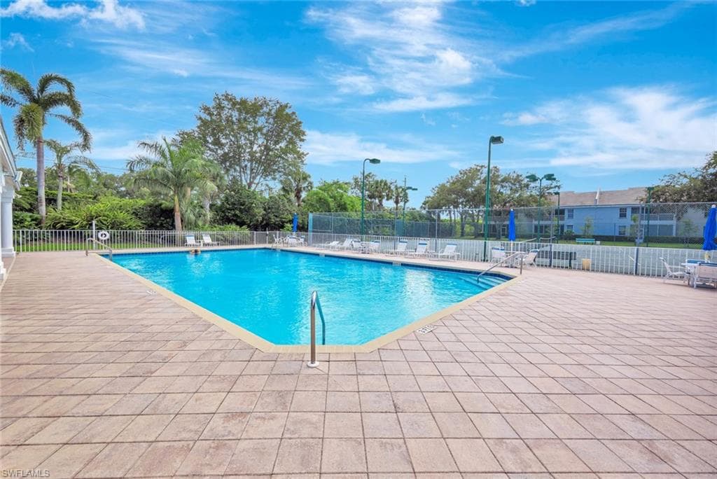 9833 Clear Lake Cir, Naples, FL 34109-36