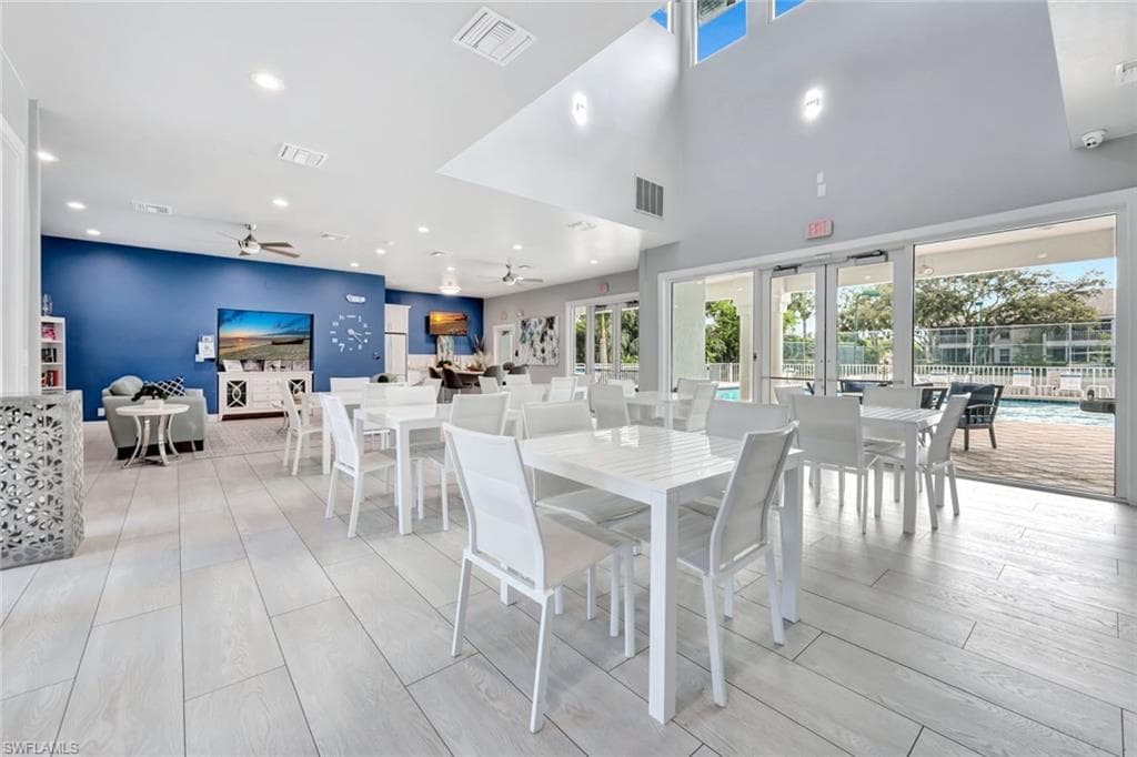 9833 Clear Lake Cir, Naples, FL 34109-38