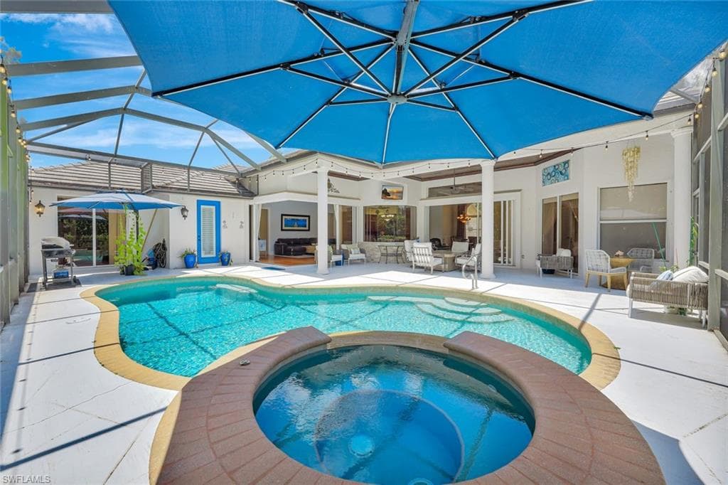 9833 Clear Lake Cir, Naples, FL 34109-3