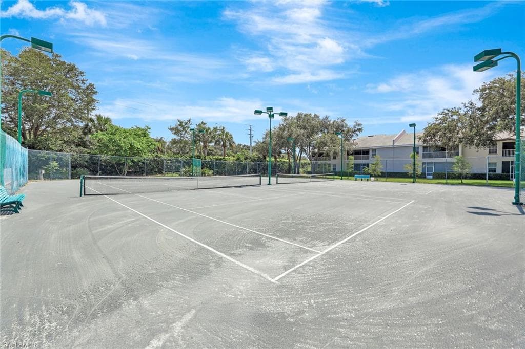 9833 Clear Lake Cir, Naples, FL 34109-40