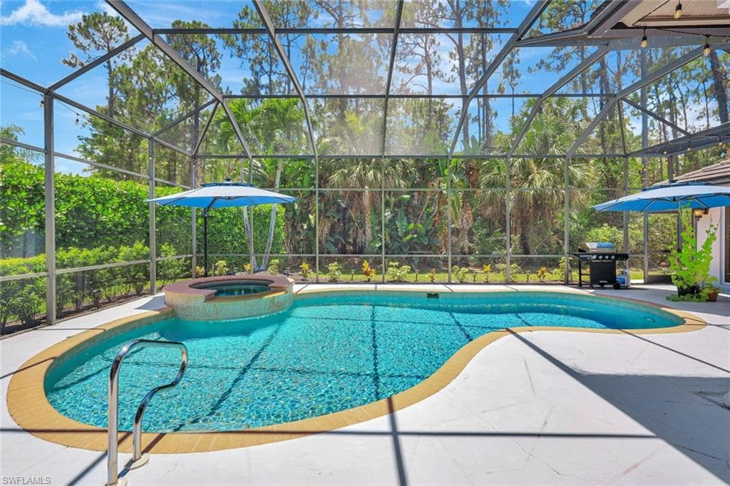 9833 Clear Lake Cir, Naples, FL 34109-41