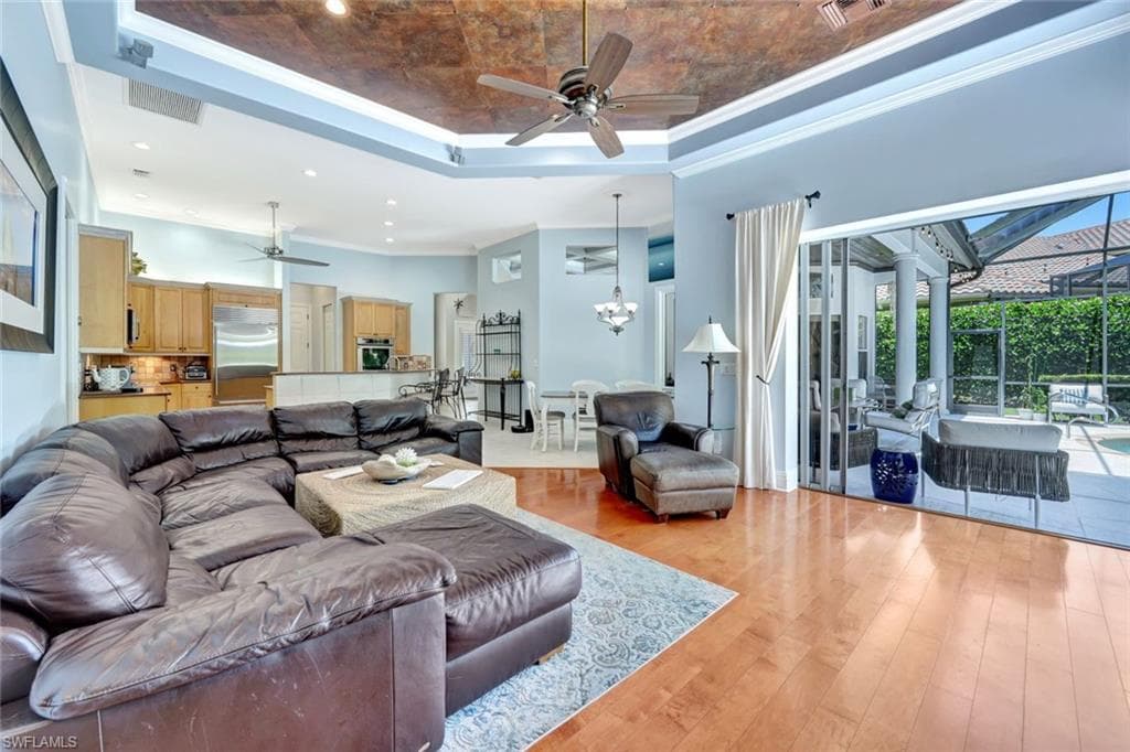 9833 Clear Lake Cir, Naples, FL 34109-4