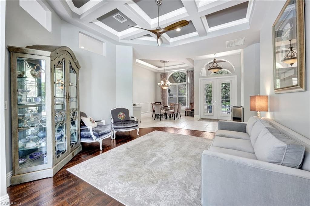 9833 Clear Lake Cir, Naples, FL 34109-7