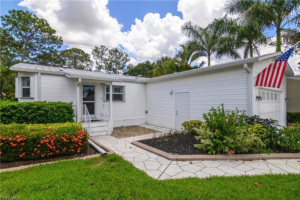 26228 Bonita Fairways Cir, Bonita Springs, FL 34135-1