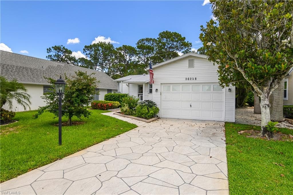 26228 Bonita Fairways Cir, Bonita Springs, FL 34135-3