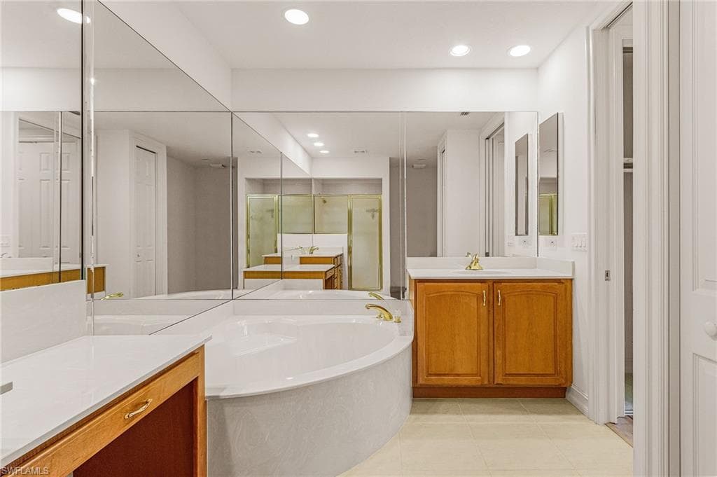 4728 Stratford Ct 1801, Naples, FL 34105-16