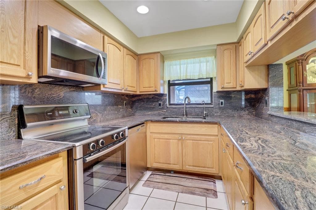 1310 11th St SW, Naples, FL 34117-18