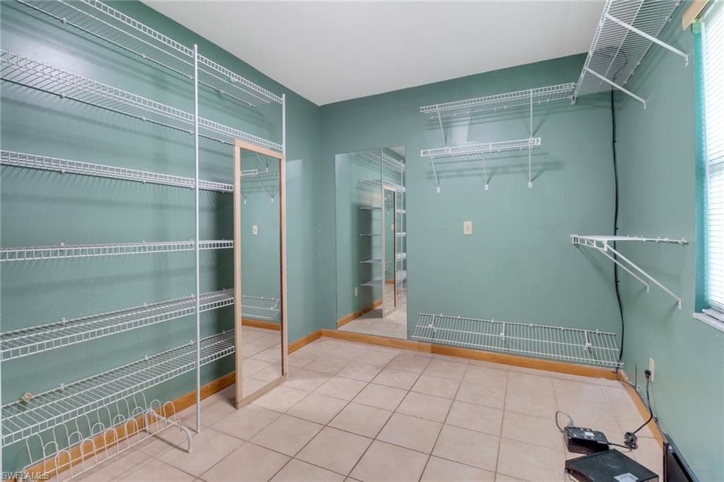 1310 11th St SW, Naples, FL 34117-21