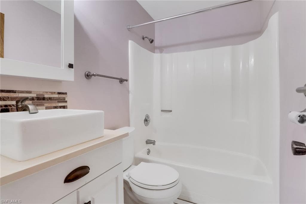 1310 11th St SW, Naples, FL 34117-29