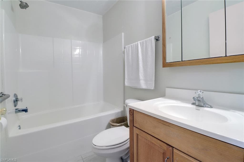1310 11th St SW, Naples, FL 34117-30