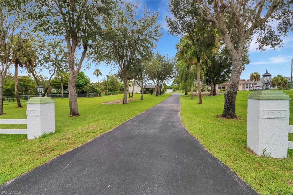 1310 11th St SW, Naples, FL 34117-4