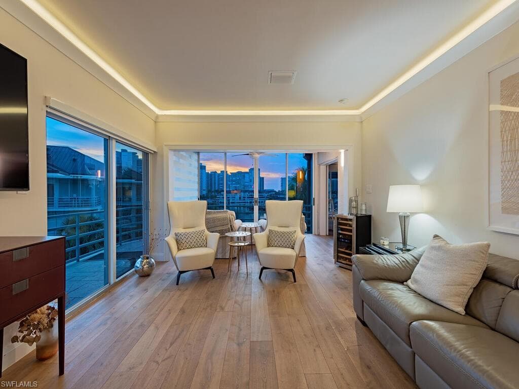 355 Park Shore Dr 1-144, Naples, FL 34103-10