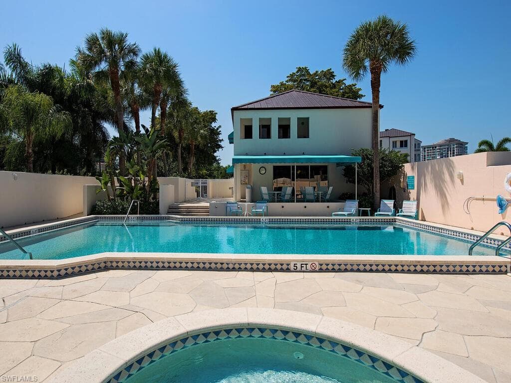 355 Park Shore Dr 1-144, Naples, FL 34103-18