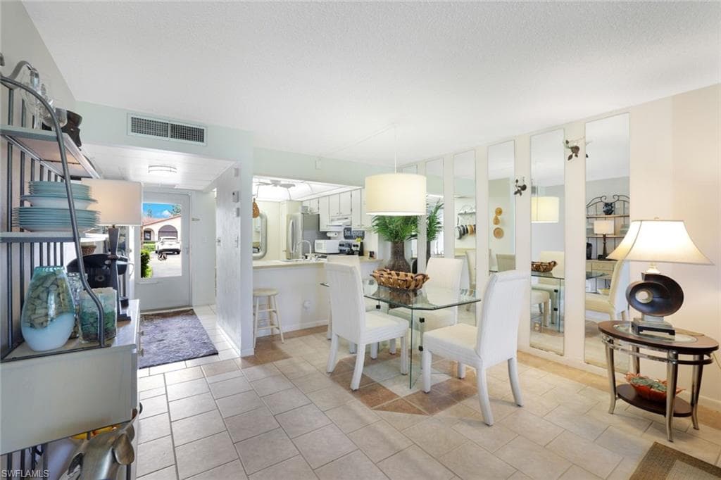 1086 Forest Lakes Dr 9106, Naples, FL 34105-10