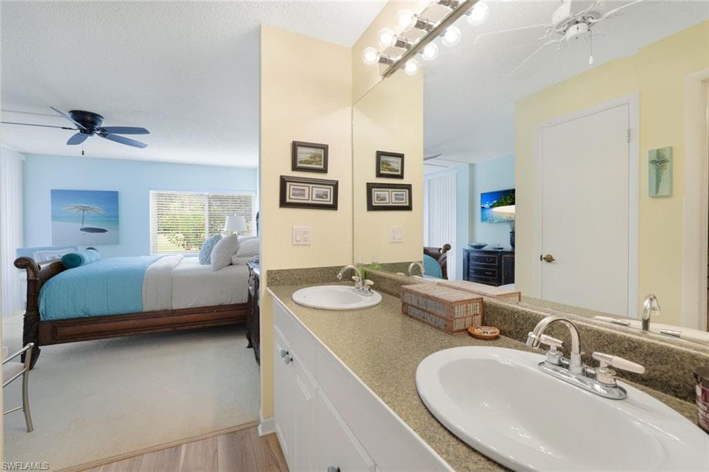 1086 Forest Lakes Dr 9106, Naples, FL 34105-15