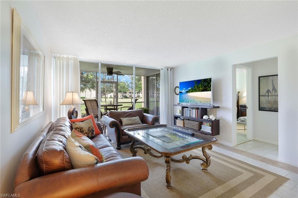 1086 Forest Lakes Dr 9106, Naples, FL 34105-4