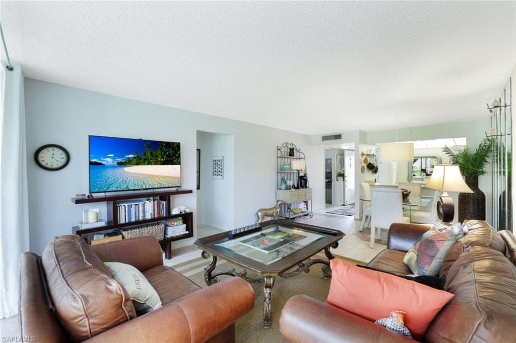 1086 Forest Lakes Dr 9106, Naples, FL 34105-5