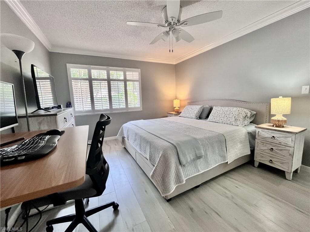 34 Glades Blvd 1, Naples, FL 34112-10