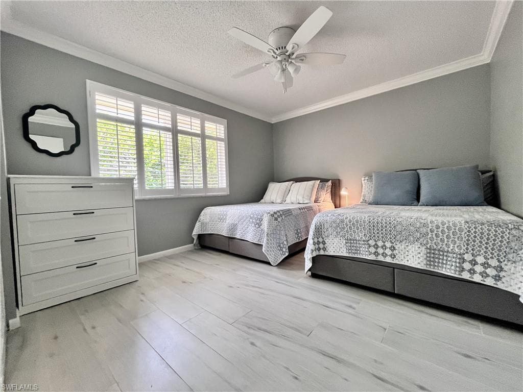 34 Glades Blvd 1, Naples, FL 34112-12