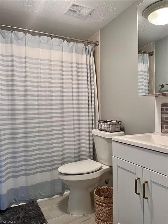 34 Glades Blvd 1, Naples, FL 34112-13