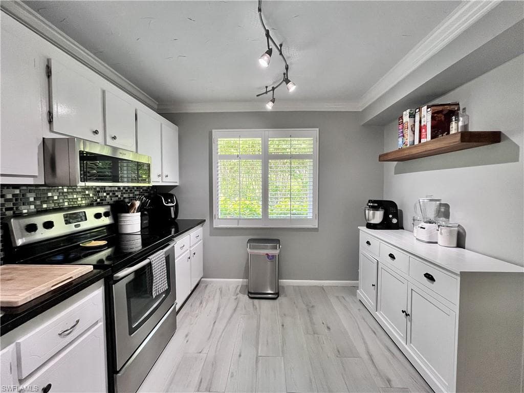 34 Glades Blvd 1, Naples, FL 34112-7