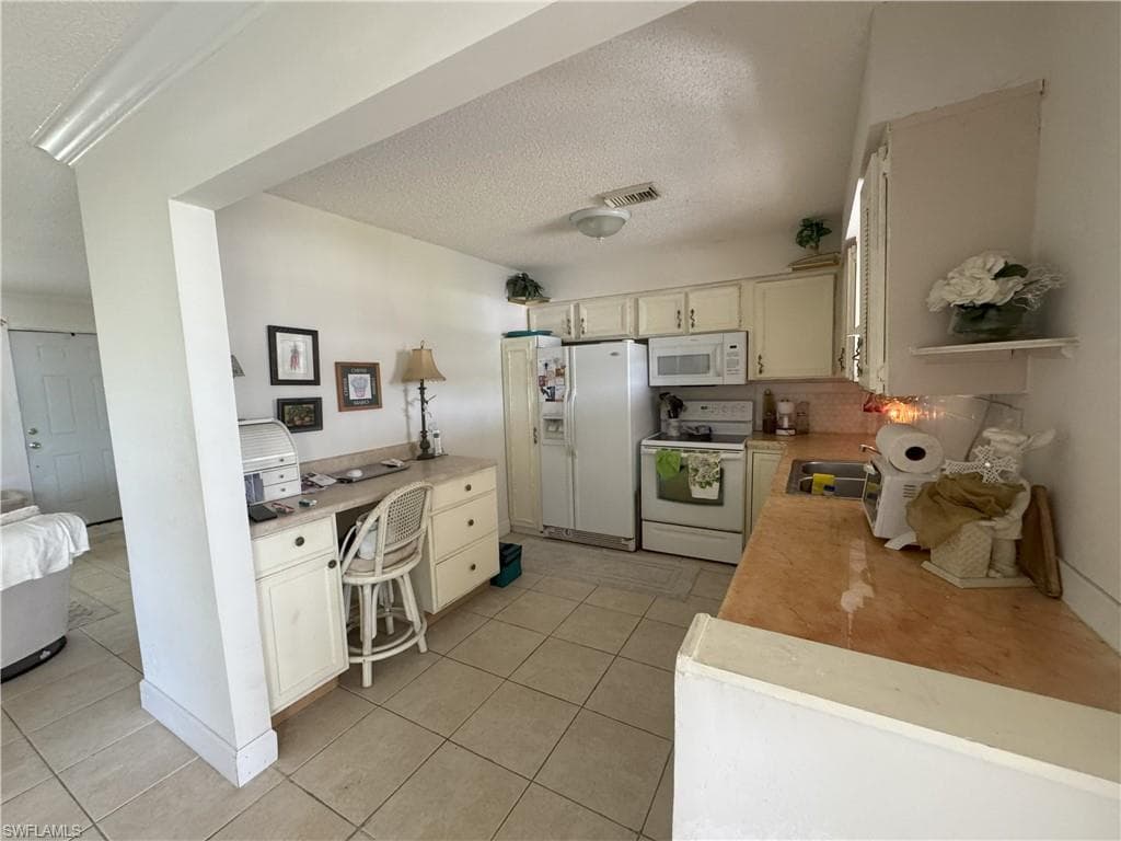2157 Dominica Ave, Fort Myers, FL 33905-7