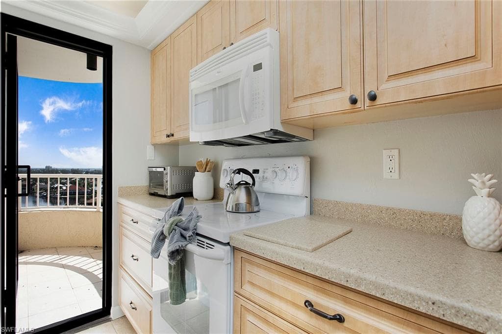 440 Seaview Ct 1106, Marco Island, FL 34145-7