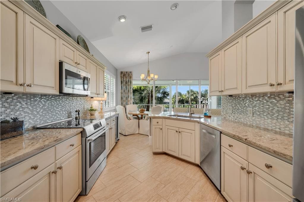 9101 Palmetto Ridge Dr 201, Estero, FL 34135-9