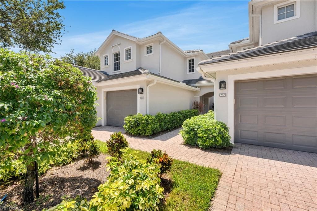 9101 Palmetto Ridge Dr 201, Estero, FL 34135-3