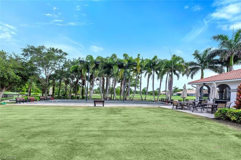 866 Marblehead Dr H6, Naples, FL 34104-34