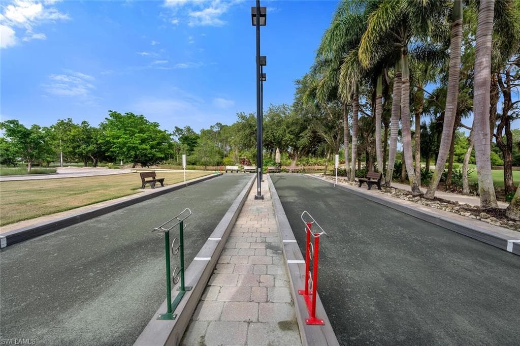 866 Marblehead Dr H6, Naples, FL 34104-35